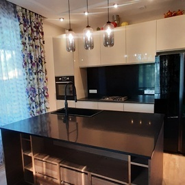 КУХНЯ-ГОСТИНАЯ В ЗАГОРОДНОМ ДОМЕ